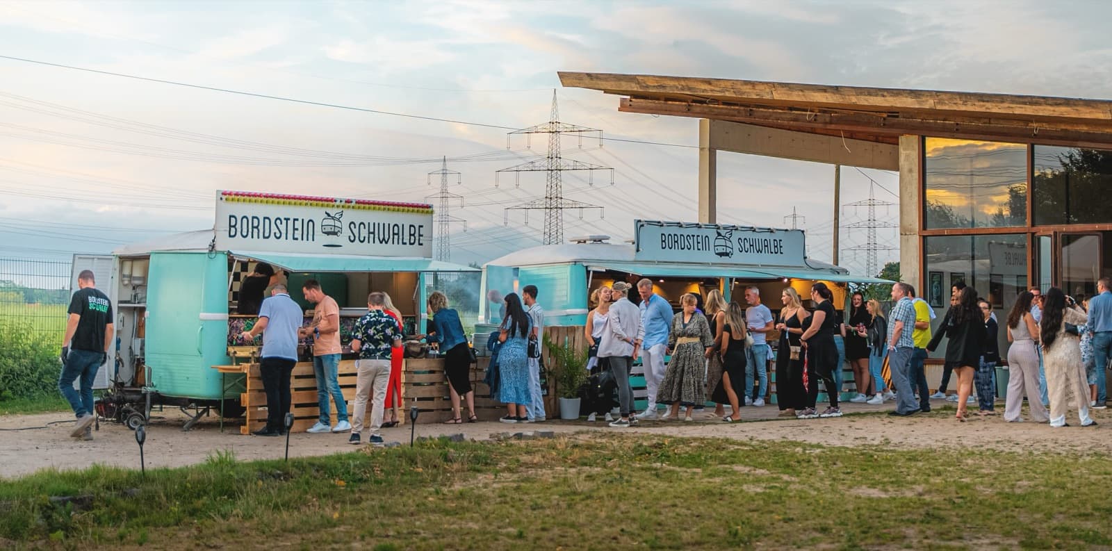 Bordsteinschwalbe Foodtruck – Catering in Grevenbroich